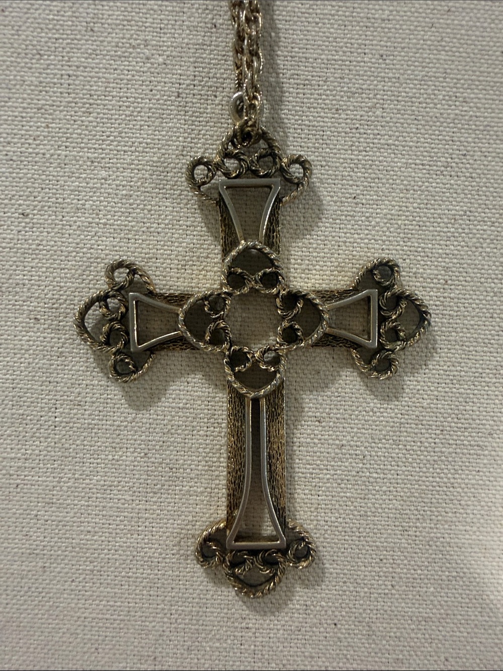 Limited Edition Sarah Coventry 1973 Cross Pendant Necklace